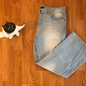 Aeropostal slim straight 36/32 light denim jeans